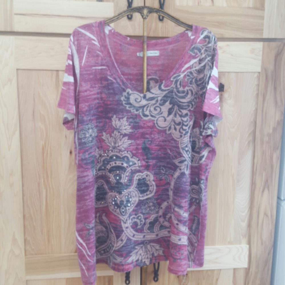 Maurices size 1 sheer tee in excellant condition